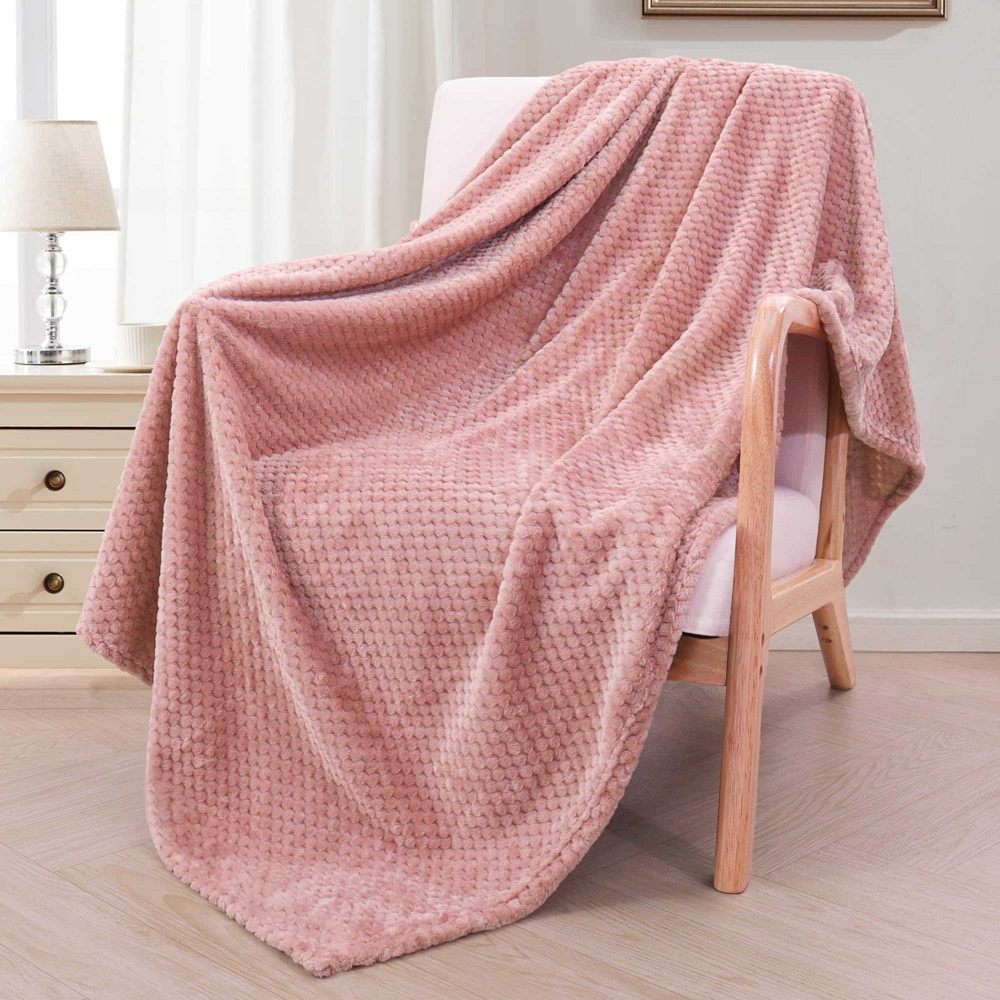 Exclusivo Mezcla Waffle Textured Dusty Pink Fleece Blanket